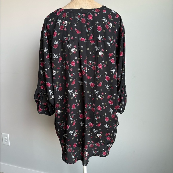 TORRID Harper 3/4 Sleeve Lace Up Blouse Size 3X - Picture 8 of 9